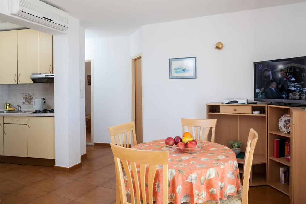 Apartments Waterfront Ivan Podgora Pokoj fotografie